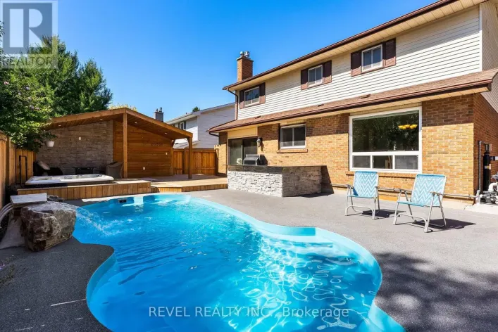 205 ONTARIO STREET E, Whitby