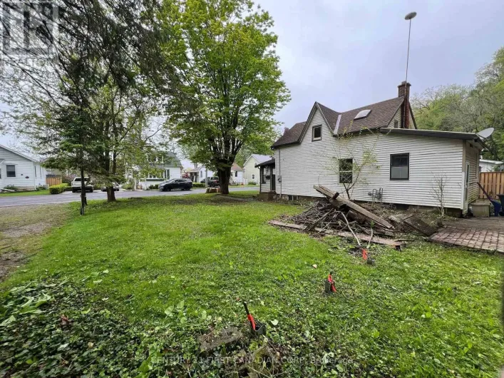 205 ORCHARD STREET, Central Elgin