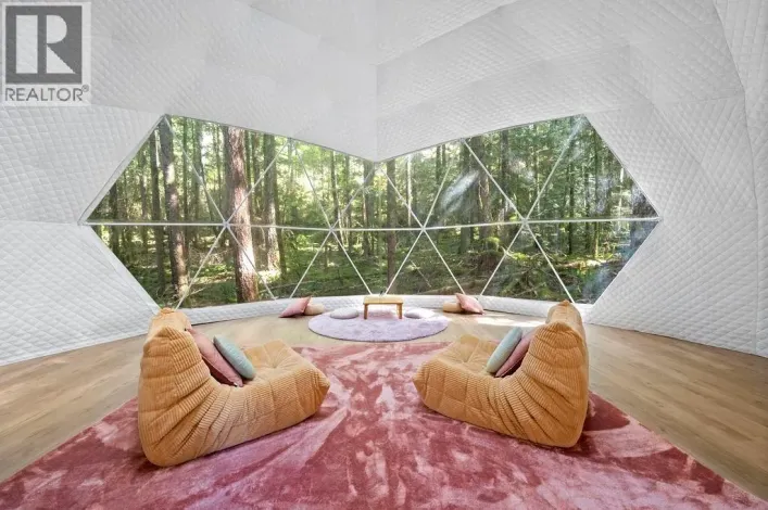 2050 MIDNIGHT WAY, Squamish