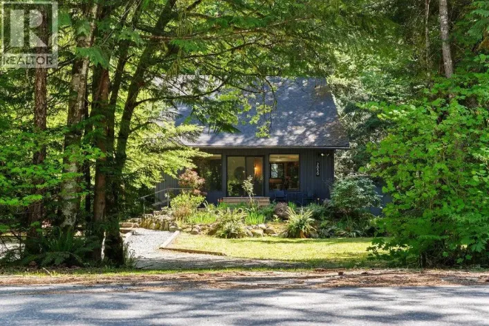 2050 MIDNIGHT WAY, Squamish