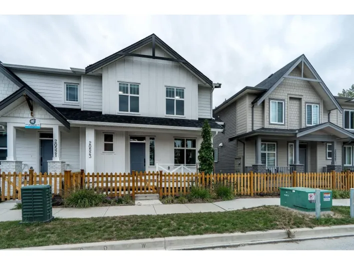 20517 76 AVENUE, Langley