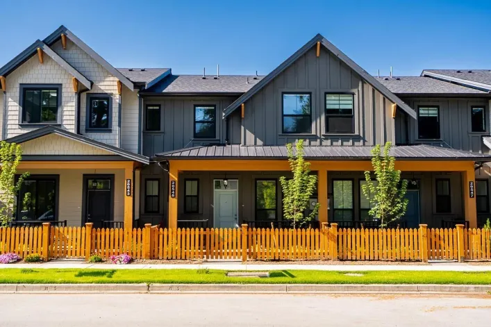 20545 74B AVENUE, Langley