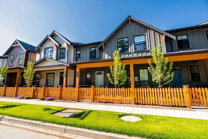 20545 74B AVENUE, Langley