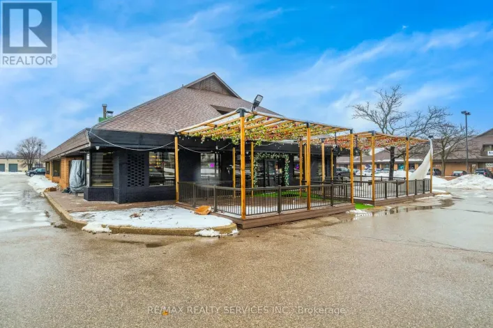 2055 DUNDAS STREET, Mississauga