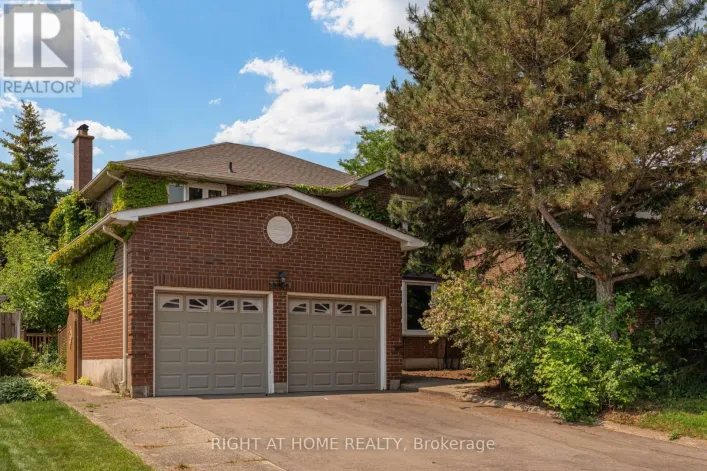 2056 MADDEN BOULEVARD, Oakville