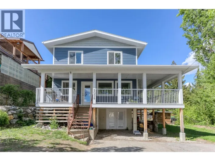 2058 FIFTH Avenue, Rossland