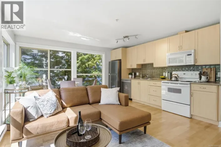 206 1155 Yates St, Victoria