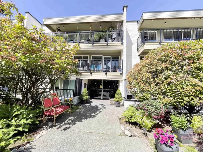 206 1351 MARTIN STREET, White Rock