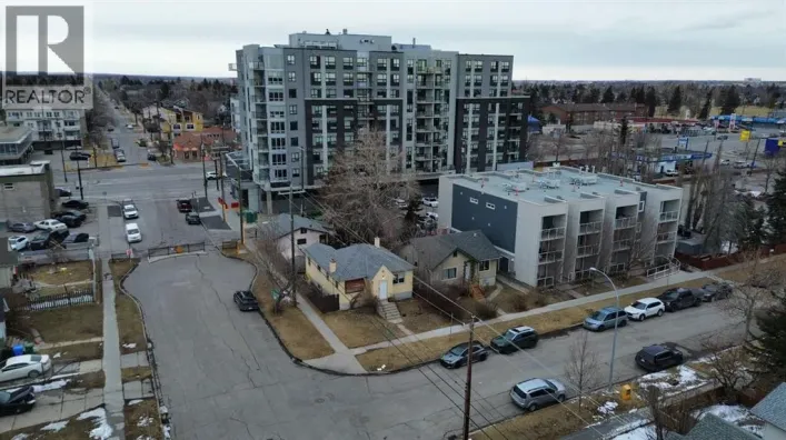 206 15 Avenue NE, Calgary