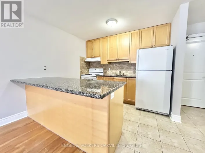 206 - 15 THIRTY THIRD STREET, Toronto