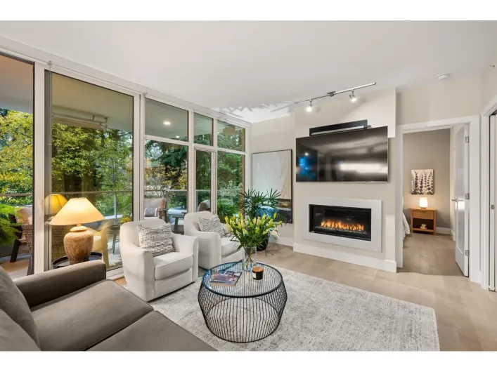 206 1501 VIDAL STREET, White Rock