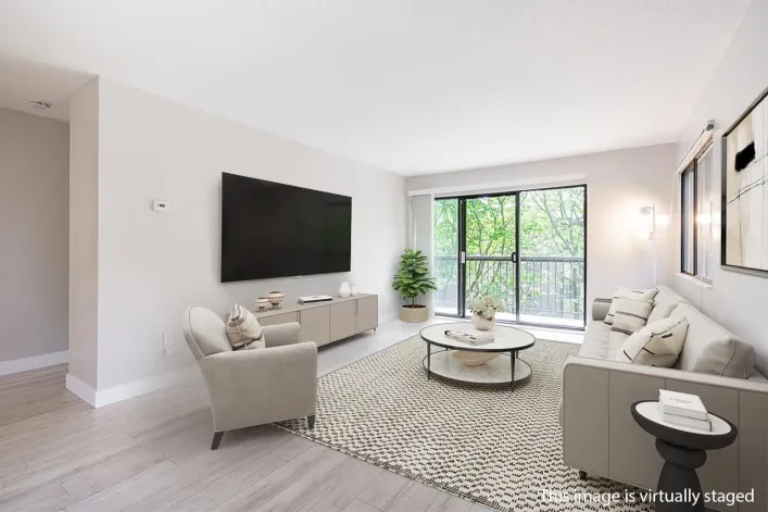 206 15020 NORTH BLUFF ROAD, White Rock