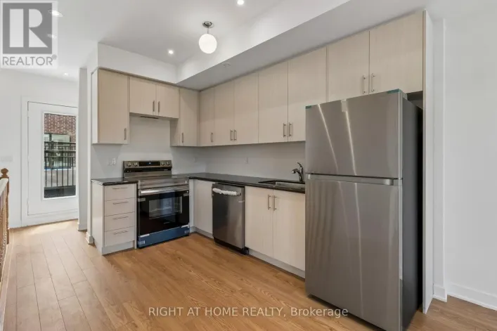 206 - 15100 YONGE STREET, Aurora