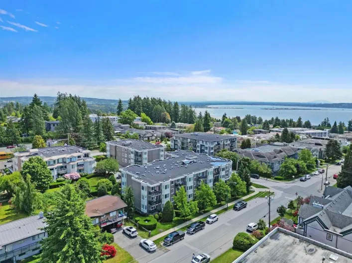 206 15357 ROPER AVENUE, White Rock