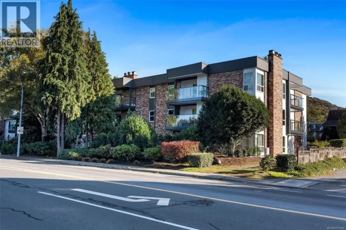 206 1725 Cedar Hill Cross Rd, Saanich