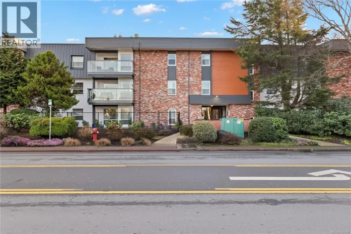 206 1725 Cedar Hill Cross Rd, Saanich