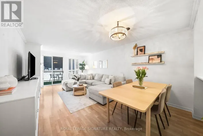 206 - 18 HOLLYWOOD AVENUE, Toronto