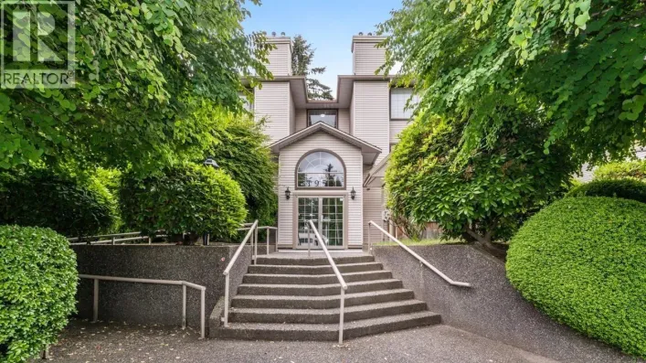 206 1955 SUFFOLK AVENUE, Port Coquitlam