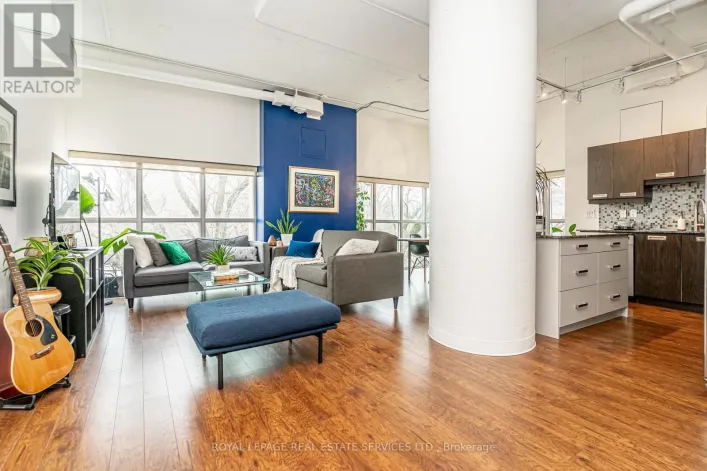 206 - 2 FIELDWAY, Toronto