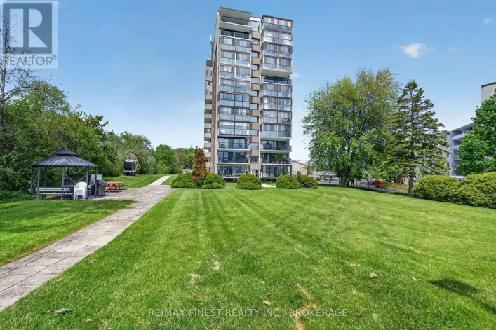 206 - 2 MOWAT AVENUE, Kingston