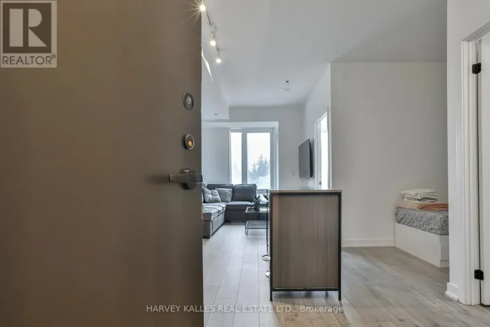 206 - 215 LAKESHORE ROAD W, Mississauga