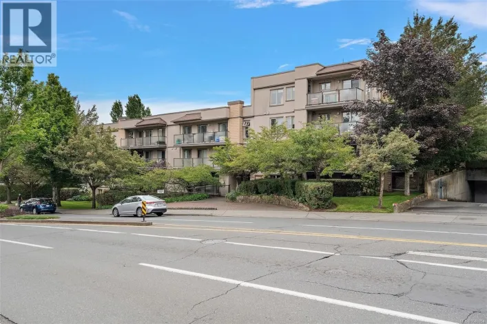 206 2527 Quadra St, Victoria