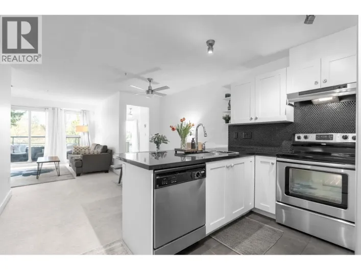 206 4550 FRASER STREET, Vancouver