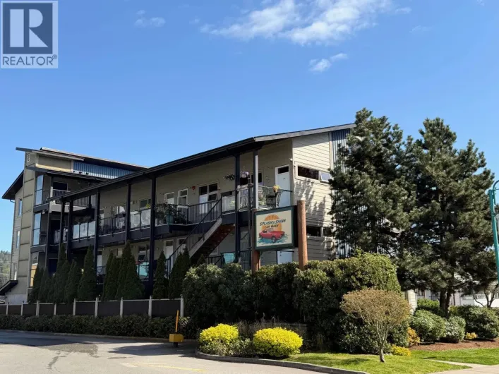 206 5604 INLET AVENUE, Sechelt