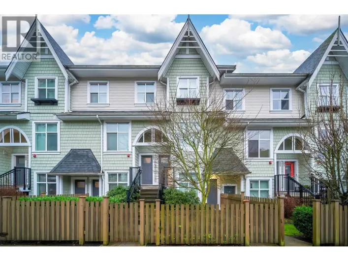 206 7250 18TH AVENUE, Burnaby