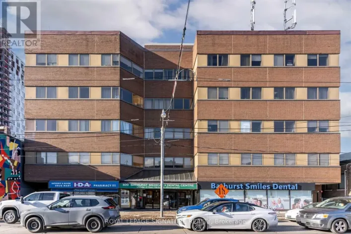 206 - 800 BATHURST STREET, Toronto