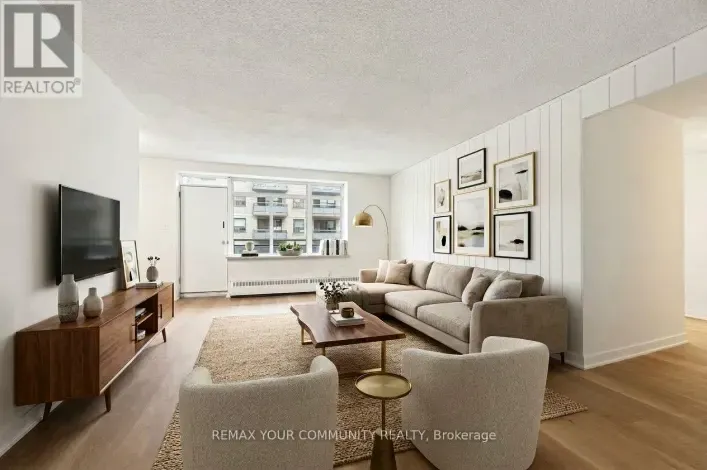 Apartment for sale: 206 - 825 KENNEDY ROAD, Toronto