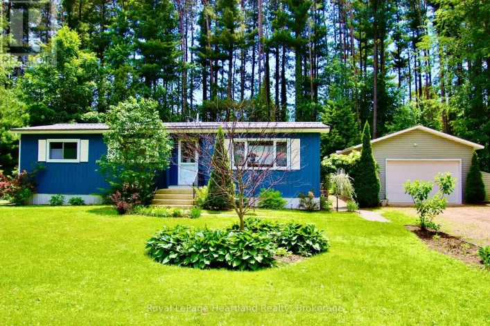 206 CHESTNUT DRIVE, Central Huron