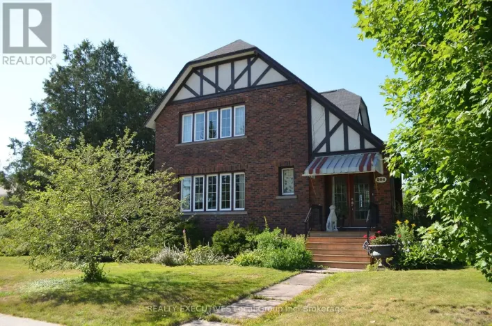 206 CLARK STREET N, Powassan