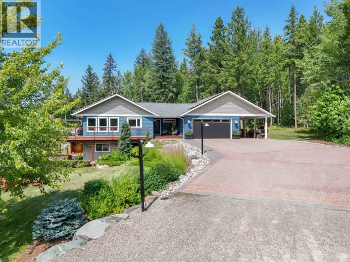 House for sale: 2060 HENDRY ROAD, Quesnel