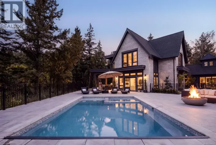 2060 Pinehurst Terr, Langford