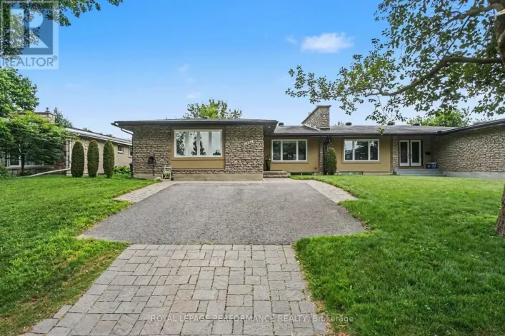 2061 CABOT STREET, Ottawa