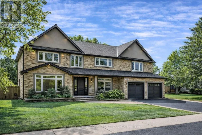 2068 MISSISSAUGA ROAD, Mississauga