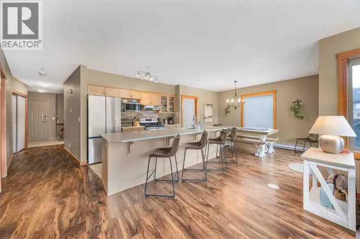 206C, 1120 Railway Avenue, Canmore