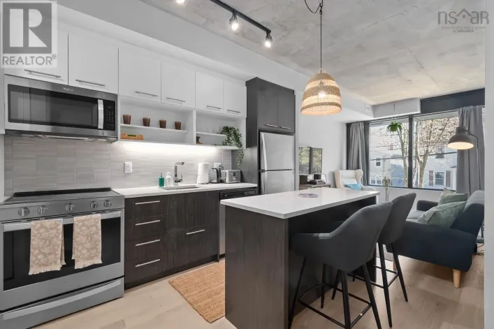 207 1048 Wellington St, Halifax
