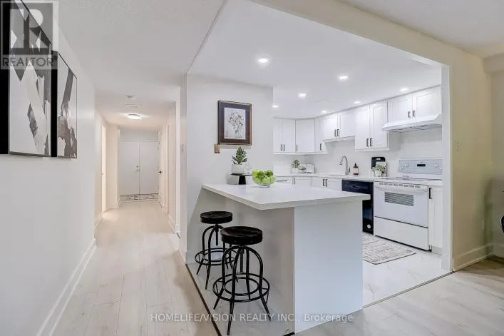 207 - 131 BEECROFT ROAD, Toronto