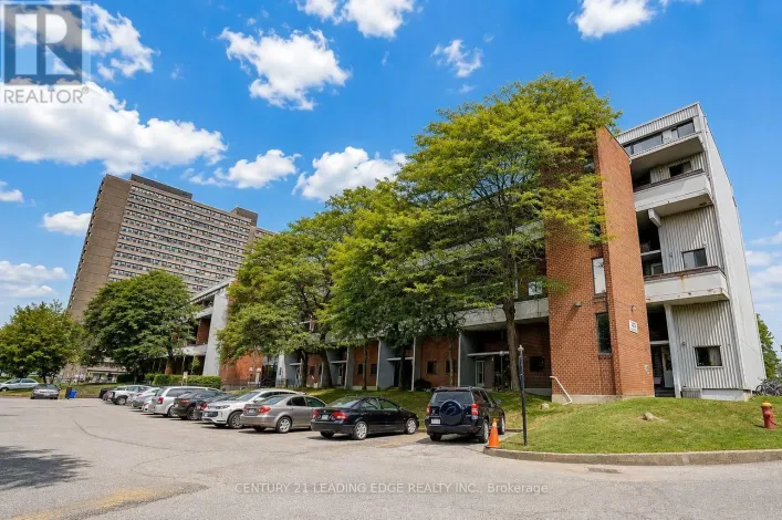207 - 135 LEEWARD GLENWAY, Toronto