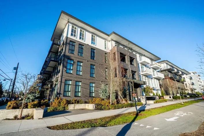 207 13929 105A AVENUE, Surrey