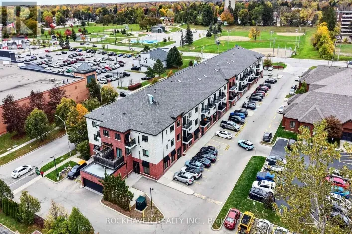 207 - 170 ROCKHAVEN LANE, Hamilton
