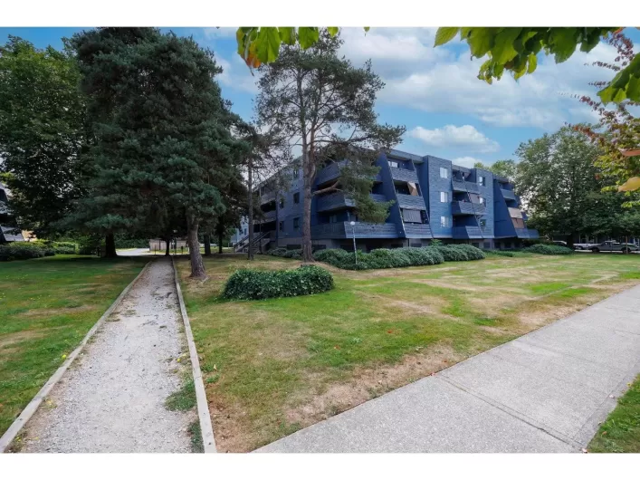 207 17661 58A AVENUE, Surrey