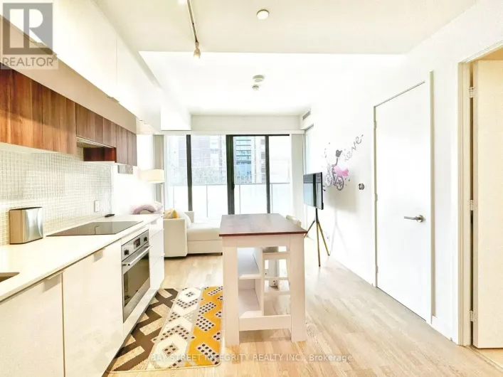 207 - 185 ROEHAMPTON AVENUE, Toronto
