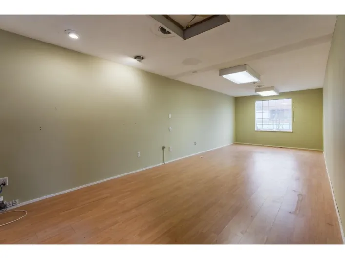 207 20466 FRASER HIGHWAY, Langley