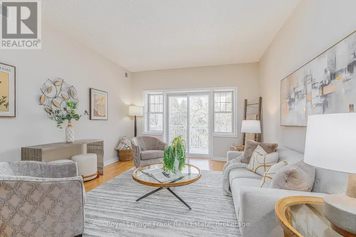 207 - 220 MAIN STREET N, Uxbridge