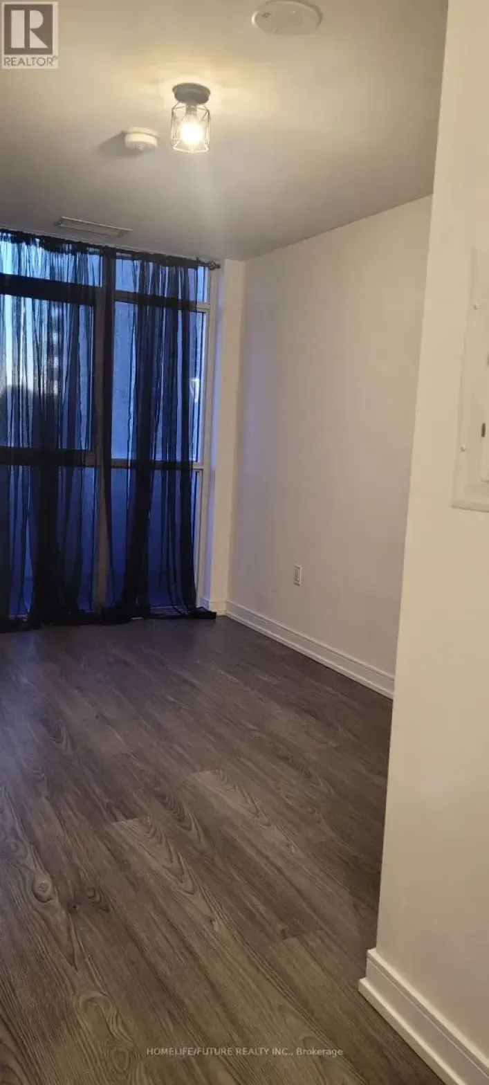 Apartment for rent: 207 - 225 VILLAGE GREEN SQUARE, Toronto