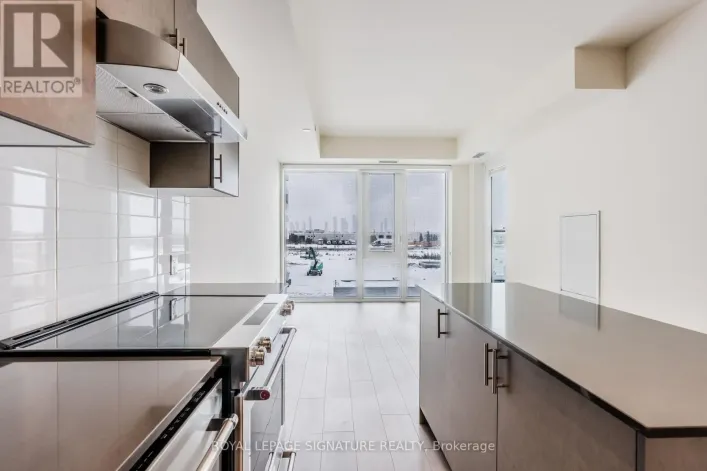 207 - 27 KORDA GATE, Vaughan