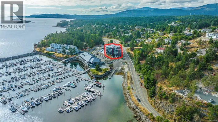 207 3529 Dolphin Dr, Nanoose Bay